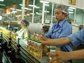 Kinh tế 6 tháng: Thoát đáy trong thách thức