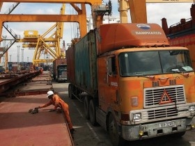 Không điều chỉnh chỉ tiêu kinh tế - xã hội