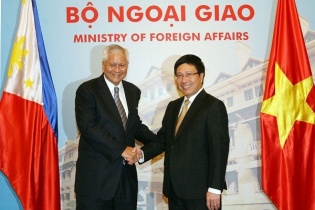 Việt Nam - Philippines trao đổi về tình hình căng thẳng ở Biển Đông