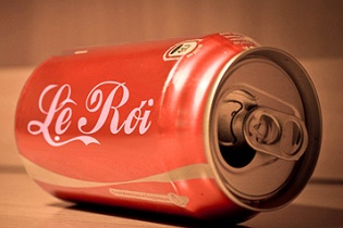 Giới trẻ "sốt" với trào lưu chế tên trên vỏ lon Coca-Cola