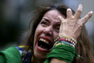 Cả Brazil khóc nấc sau trận thua tủi hổ trước Đức