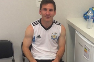 Messi bị FIFA triệu tập khẩn cấp kiểm tra doping sau đại chiến với Hà Lan