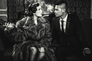 Quý bà Diễm My quyến rũ bên trai trẻ