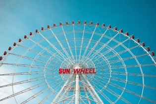 Vòng quay khổng lồ Sun Wheel sẵn sàng đón khách