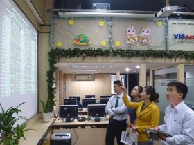 Công ty chứng khoán: Bắt tay hay là chết?