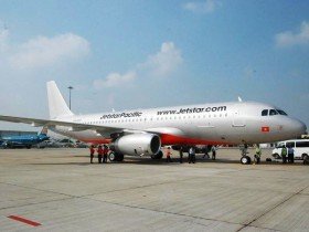 Jetstar xáo trộn lịch bay vì sự cố chim va vào máy bay