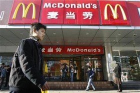 McDonald"s, KFC, Pizza Hut và Starbucks dính bê bối thịt bẩn