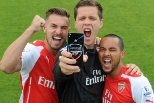 Trình làng smartphone Ascend P7 phiên bản Arsenal