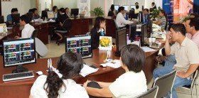 Chờ lời hứa biến thành hành động