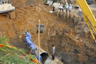 Vỡ ống nước sông Đà, phát hiện Bộ Xây dựng… không có tóc!