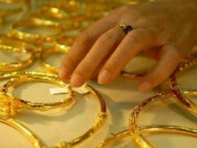 Giá vàng thế giới trong xu hướng giảm