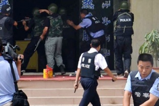 Trung Quốc: Tấn công khủng bố làm hàng chục người chết tại Tân Cương