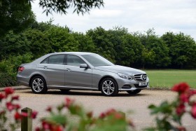 Mercedes-Benz E-Class 2015 được trang bị hộp số 9 cấp