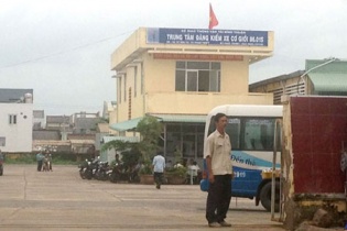 Nhập vai lái xe, Cục phó bắt tận tay đăng kiểm viên nhận hối lộ
