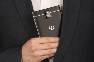 BlackBerry Passport sắc nét từng centimet