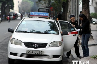 Hà Nội có “ngăn sông, cấm chợ" taxi ngoại tỉnh?