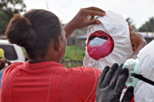 Dịch Ebola: Hơn 20 bệnh nhân nhiễm virus trốn khỏi trung tâm cách ly