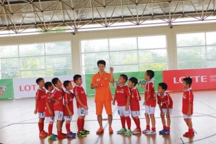 Ngược xuôi tìm đội tuyển Cầu thủ tí hon