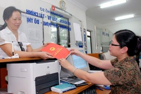 Hà Nội giảm 1/3 thời gian làm thủ tục cấp sổ đỏ