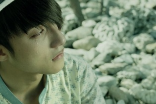 Sơn Tùng M-TP trong Trailer "Chàng trai năm ấy" khóc chạm tim khán giả