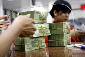 Vàng, USD lặng sóng, ngân hàng đắt khách tiết kiệm