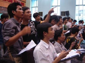 Chứng khoán Việt Nam đang đắt hay rẻ?