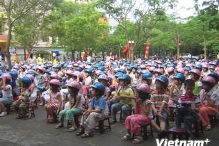Ngỡ ngàng với "lệnh" cấm học sinh lớp 1… đua xe trái phép