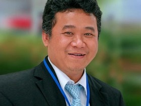 Nhà ông Đặng Thành Tâm ồ ạt “tung”cổ phiếu