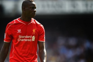 Balotelli gặp họa lớn vì trêu ngươi Quỷ đỏ