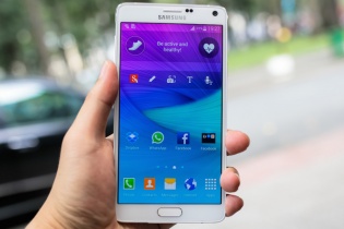 Cận cảnh Samsung Galaxy Note 4 tại Việt Nam