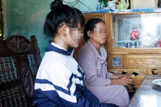 Nữ sinh lớp 12 bị đánh hội đồng, xé áo, cắt tóc chỉ vì mâu thuẫn nhỏ