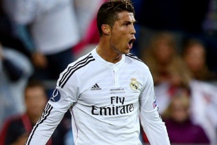 Cristiano Ronaldo từ chối nhận Chiếc giày Vàng cùng Luis Suarez