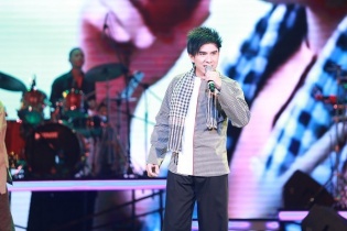 Đan Trường bất ngờ kêu gọi Fan ngừng bình chọn "Anh Ba Khía"