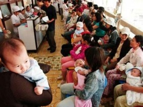 Người Việt mất 2 tỷ USD mỗi năm ra nước ngoài chữa bệnh