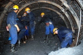 Bài toán khó cho lộ trình tăng lương tối thiểu 2015