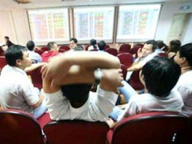 Cổ phiếu dầu khí và địa ốc tiếp tục nóng