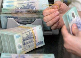 Ngân hàng cứu mình bằng lãi suất cao