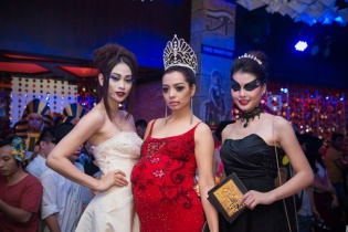 Sao Việt hóa thân thành ma quỷ trong tiệc Halloween