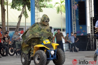 Xế độ nhập vai quỷ dữ rầm rộ đêm hội Haloween tại Hà Nội