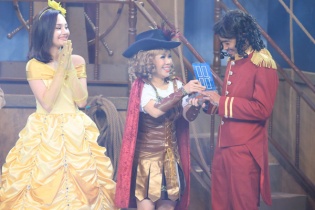 Ơn giời! Cậu đây rồi!: Việt Hương 3 lần liên tiếp giúp bạn diễn giành cúp