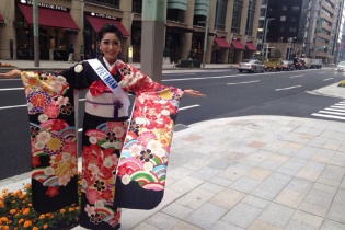 Hoa hậu Đặng Thu Thảo thích thú với trang phục Kimono