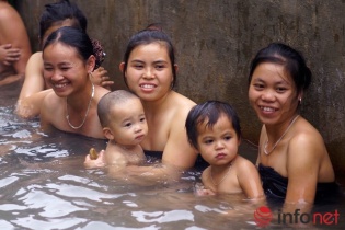 Độc đáo bãi "tắm tiên" của người Thái ở Tú Lệ