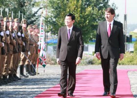 Tổng thống Hungary thăm cấp Nhà nước tới Việt Nam