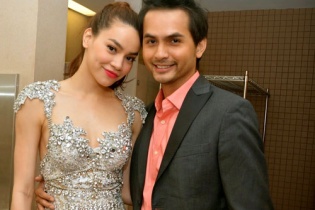 Hồ Ngọc Hà được Đức Tiến mừng sinh nhật tại Mỹ