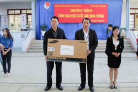 Bộ KH&ĐT trao 50 phần quà từ thiện tại Lai Châu