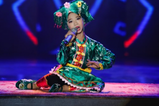 Cậu bé "Thị Mầu" Đức Vĩnh lại gây sốt với chầu văn "Cô đôi thượng ngàn"