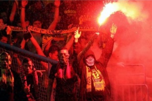 Vụ tấn công cổ động viên VN: Malaysia có thể bị treo sân