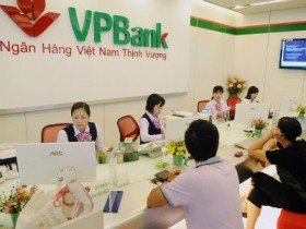 Nội, ngoại so găng chiếm lĩnh tín dụng cá nhân