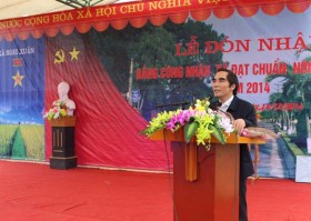 Báo Đầu tư trao 50 suất học bổng tại Nghệ An