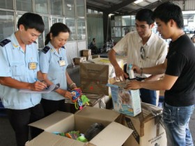 Hải quan Nội Bài tăng cường chống hàng lậu